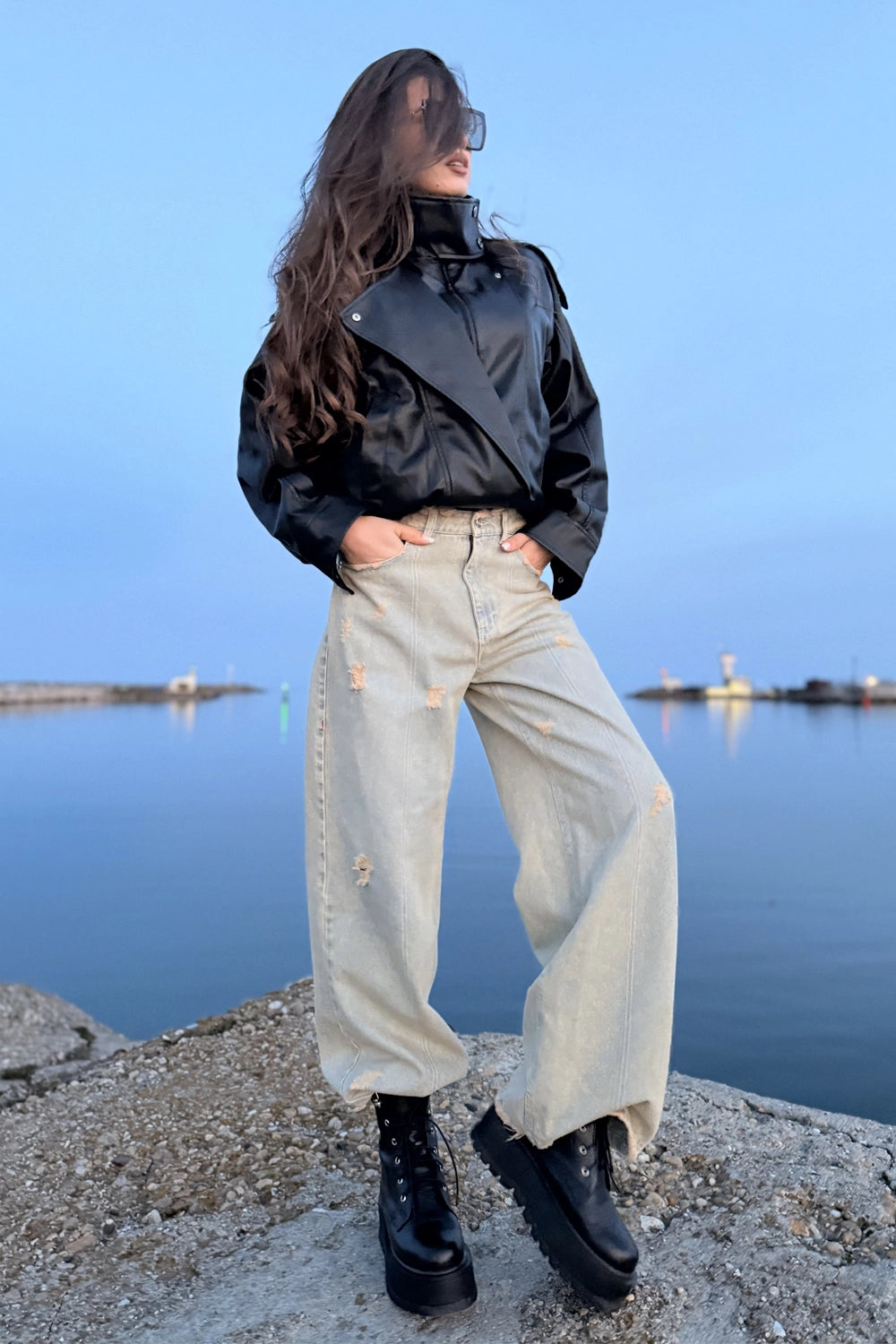 blugi dama wide leg din denim deschis cu croiala lejera