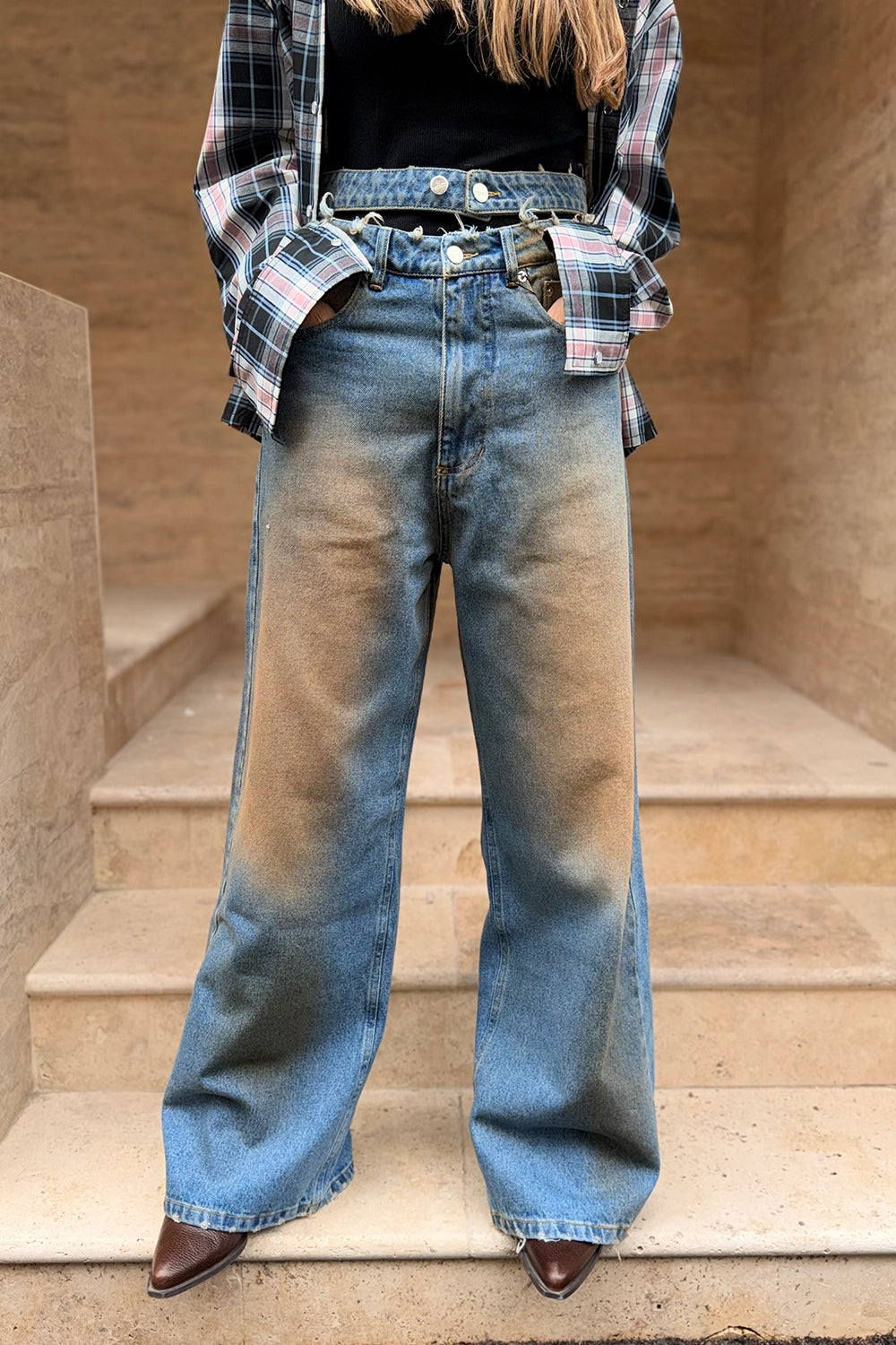 Blugi wide leg pentru femei din denim albastru cu efect washed și talie dublă, vedere frontală