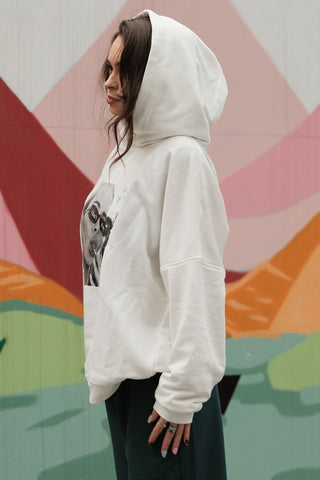 Hanorac dama alb oversized cu gluga - model Emmy "I don't care"