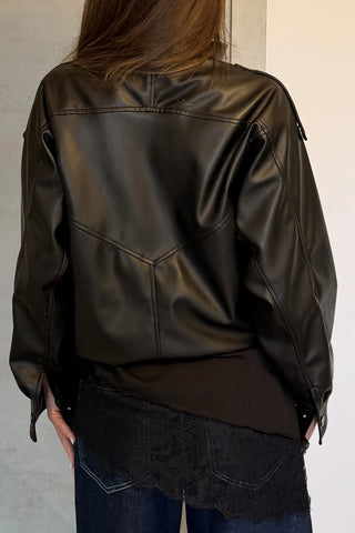 Geacă din piele neagră cu design structurat spate
